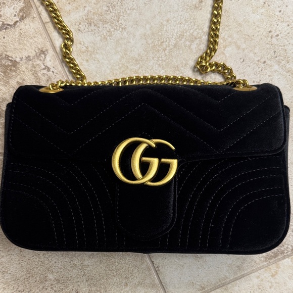 Black and Gold Designer Shoulder Bag - Picture 2 of 4
